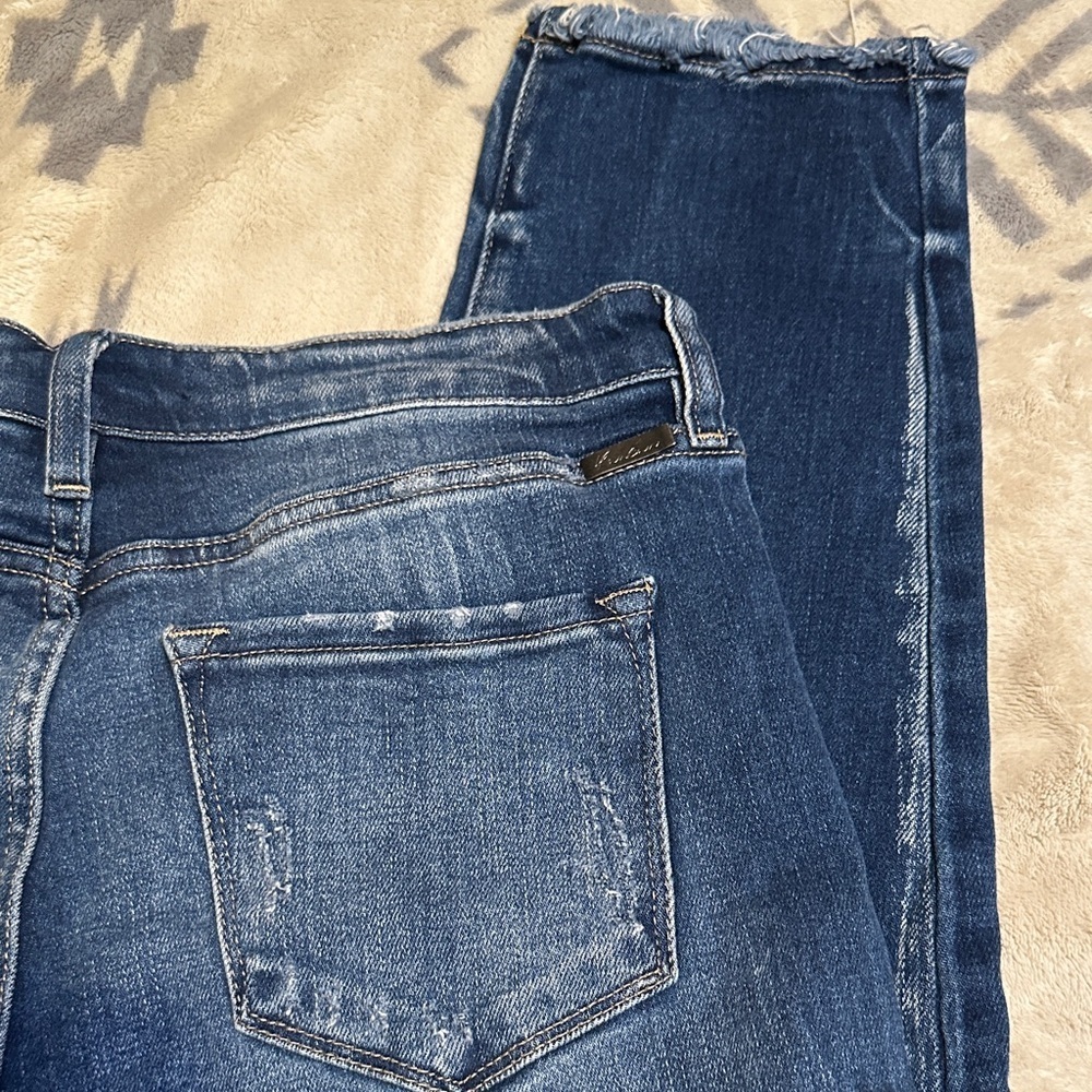 A122. KanCan Women's Distressed slim straight Jeans in Dark Blue - Picture 2 of 10